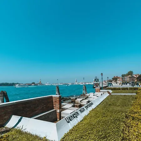 Ca Zorzi - 2 Minutes From Biennale & Canal View - Ape G *