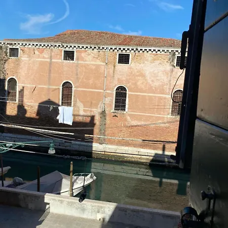 Ca Zorzi - 2 Minutes From Biennale & Canal View - Ape G * Venedig