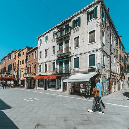 Ca Zorzi - 2 Minutes From Biennale & Canal View - Ape G Venedig